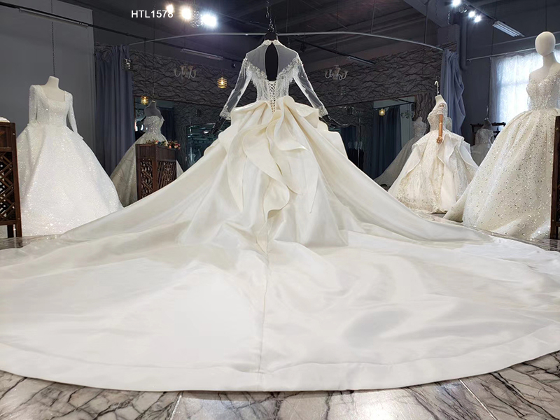 Obeauty™  Long Sleeve  Beaded Wedding Dresses Heavy Crystal Satin Wedding Gown